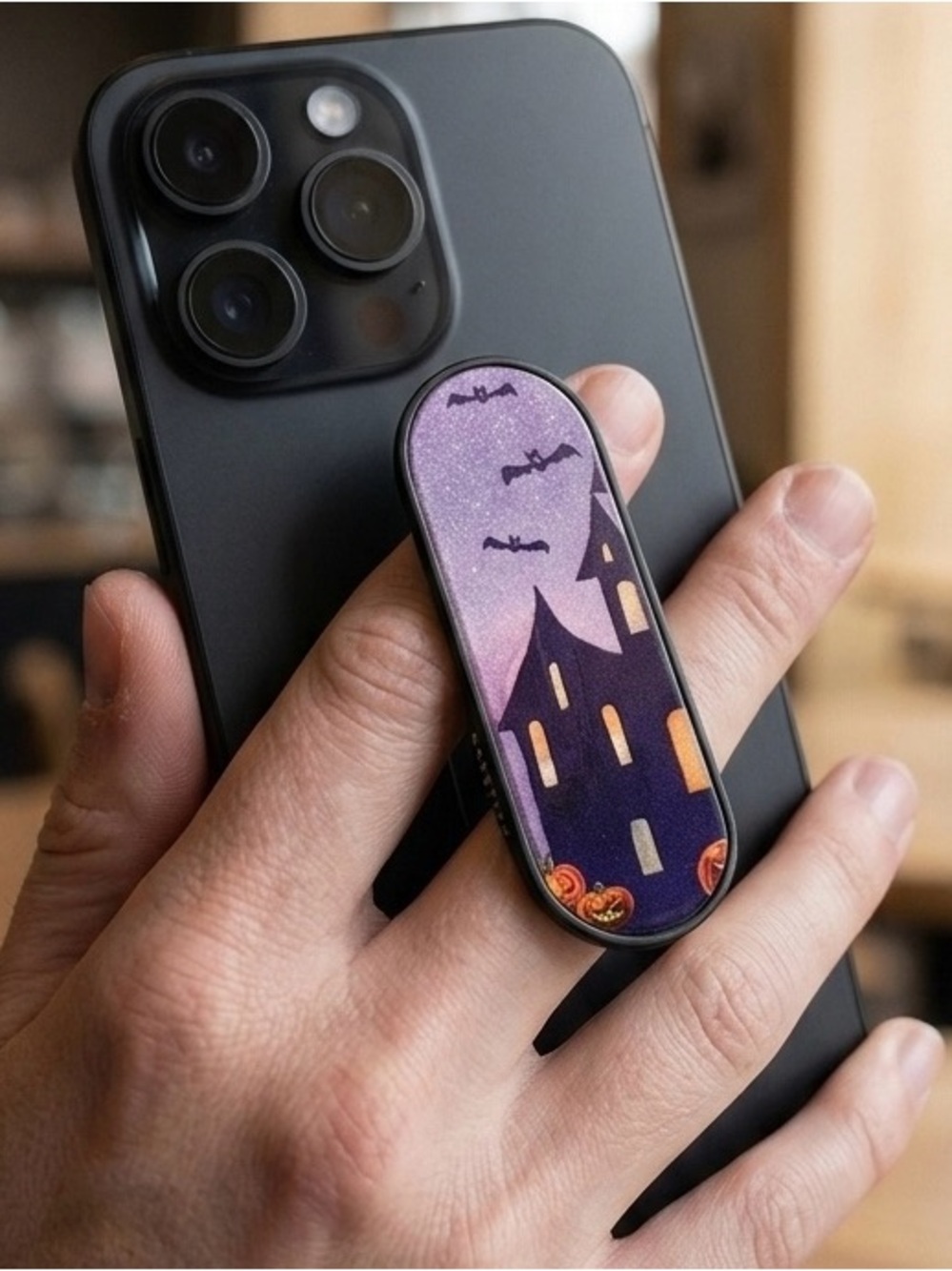 CASETiFY Halloween Haunted House Limited Edition 2-in-1 Grip Stand